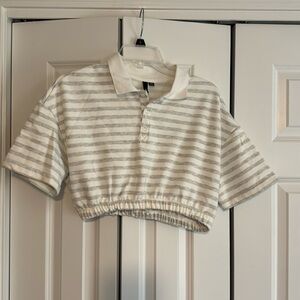 Women’s Garage short sleeve crop top. Size medium